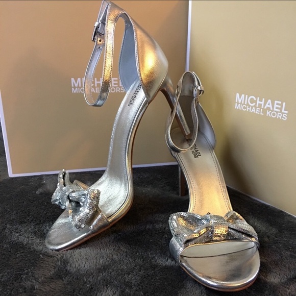 Michael Kors Paris Silver Sandals NEW in box - Picture 2 of 7